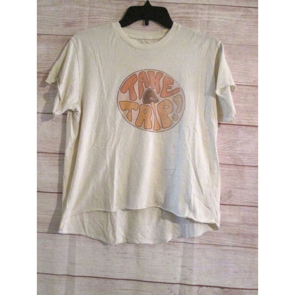 Mamie Ruth Women's Size Medium Hi-Low Distressed T-Shirt Take Trip Mushroom